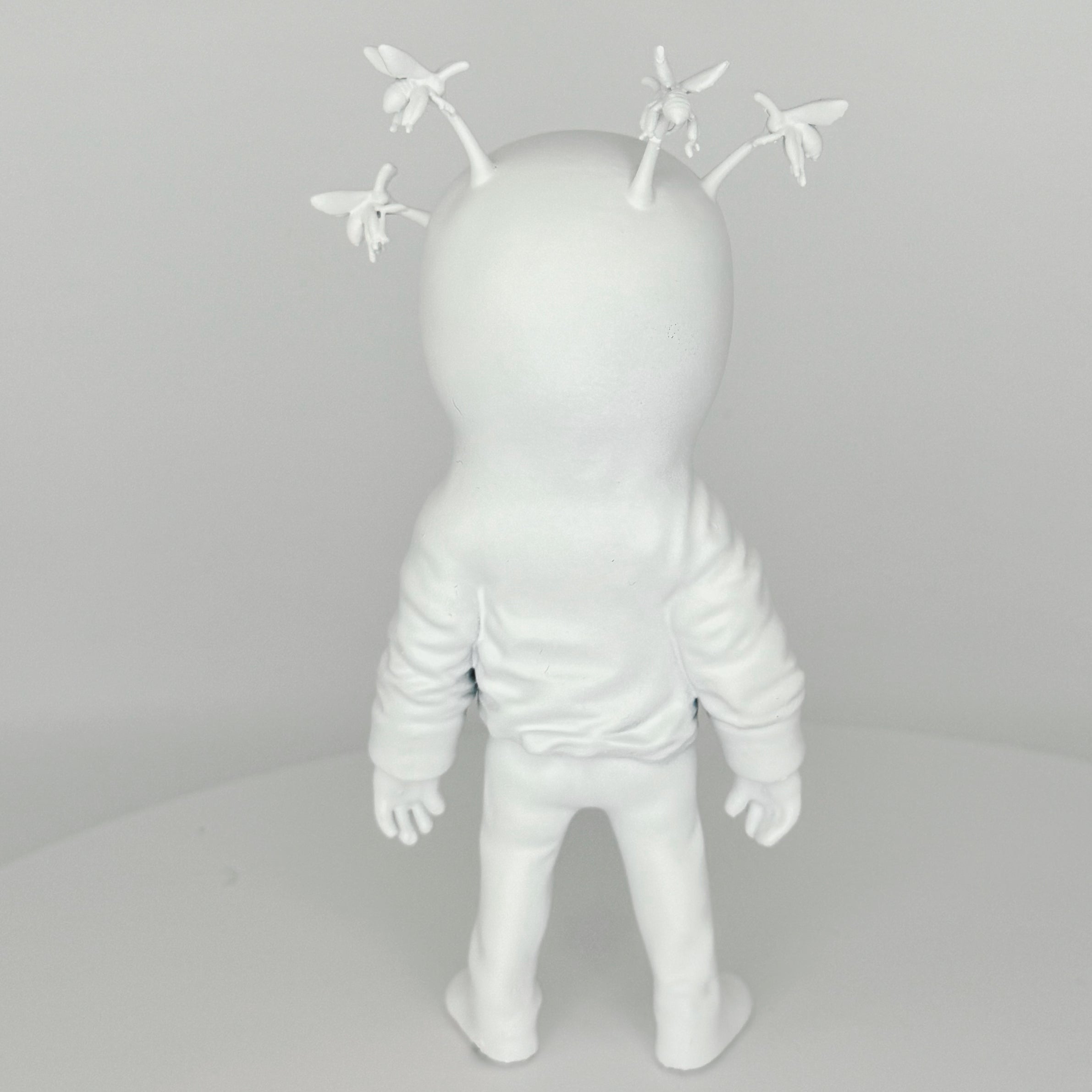 🐝 MR BZ – White Canvas Edition